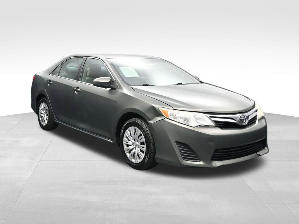 Used 2014 Toyota Camry LE FWD image 7