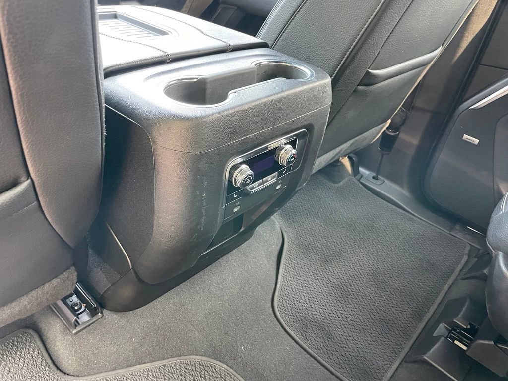 Used 2022 GMC Yukon Denali AWD/4WD image 9