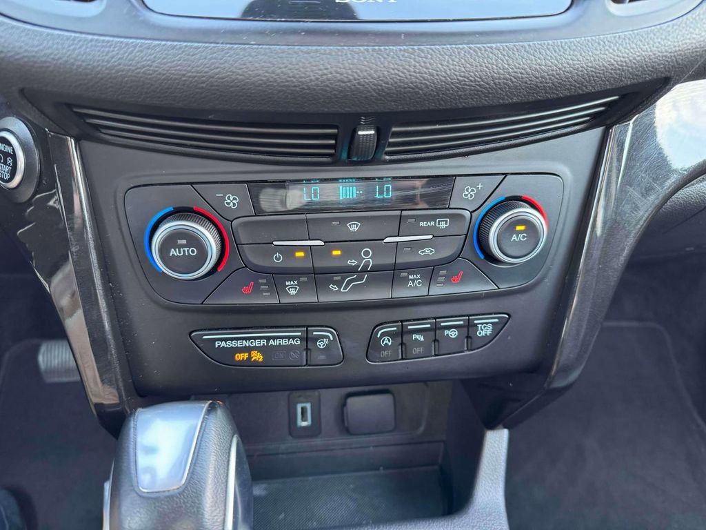 Used 2018 Ford Escape Titanium w/ Ford Safe & Smart Package image 33