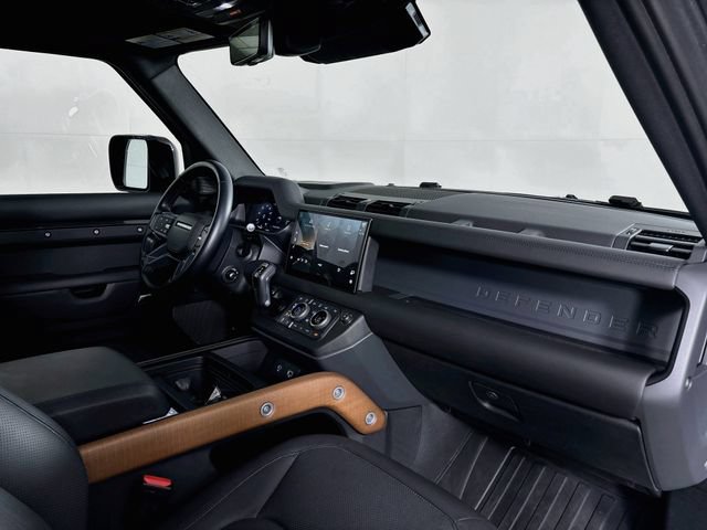 Used 2023 Land Rover Defender 90 X AWD/4WD image 30