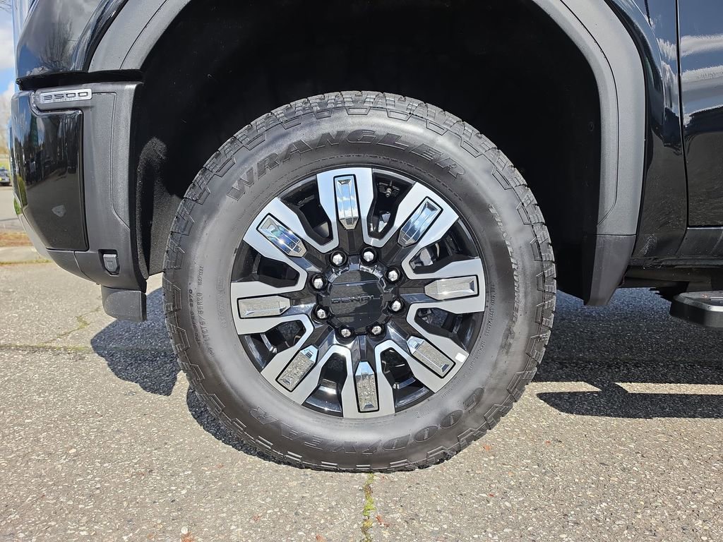 Certified 2025 GMC Sierra 3500 Denali w/ Denali Reserve Package image 40