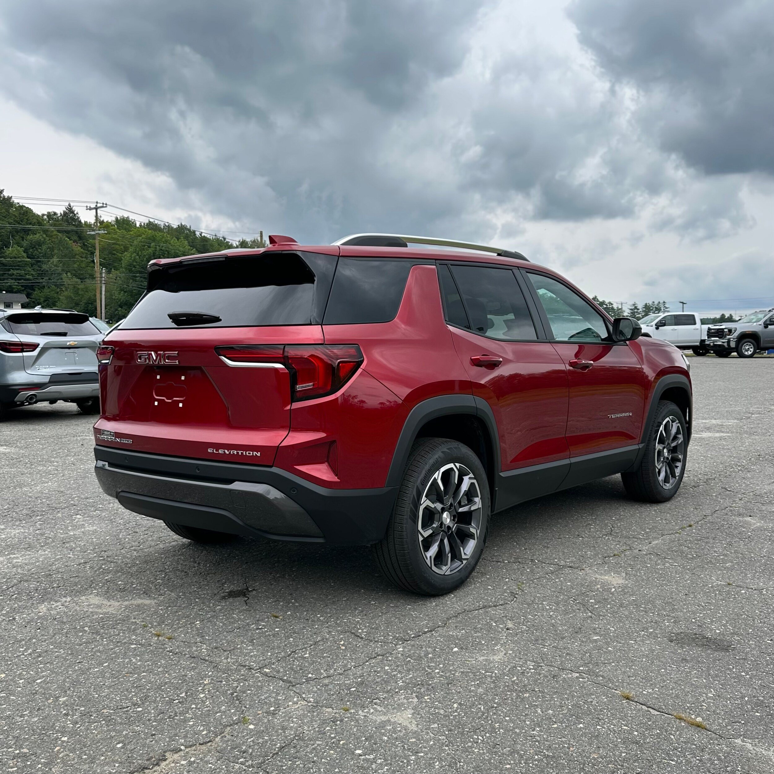 New 2027 GMC Terrain Elevation w/ Elevation Premium Package AWD/4WD image 3