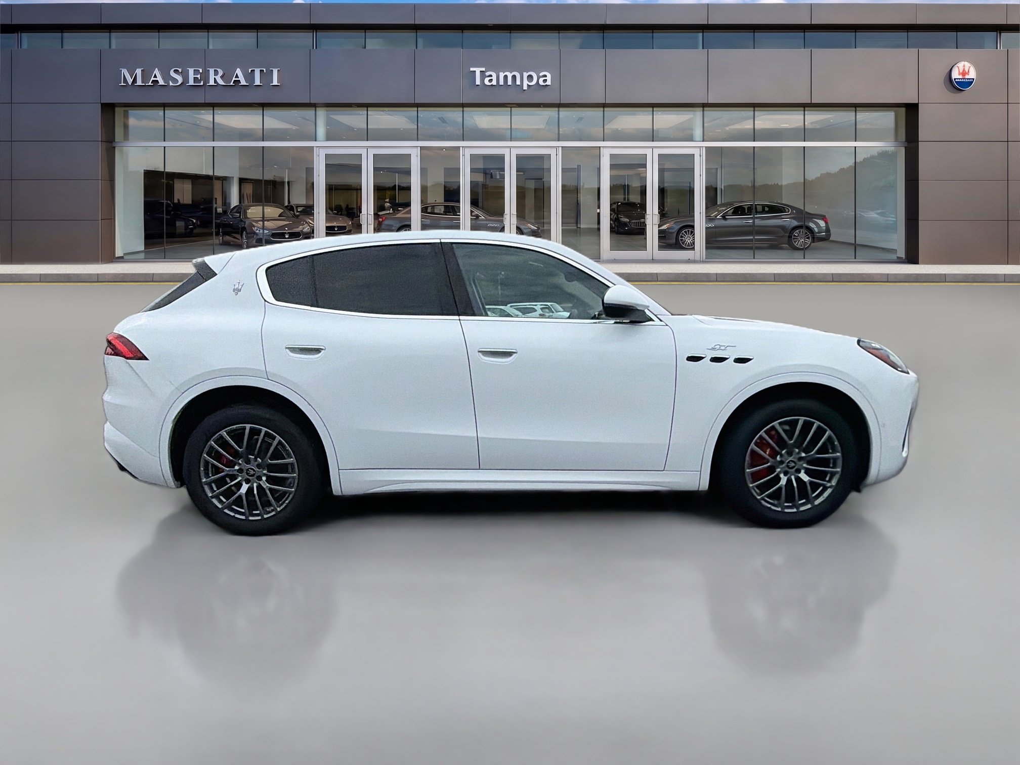 Used 2023 Maserati Grecale GT AWD/4WD image 2