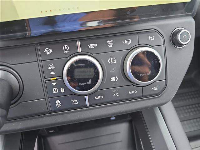 New 2026 Land Rover Defender 90 X-Dynamic SE AWD/4WD image 21