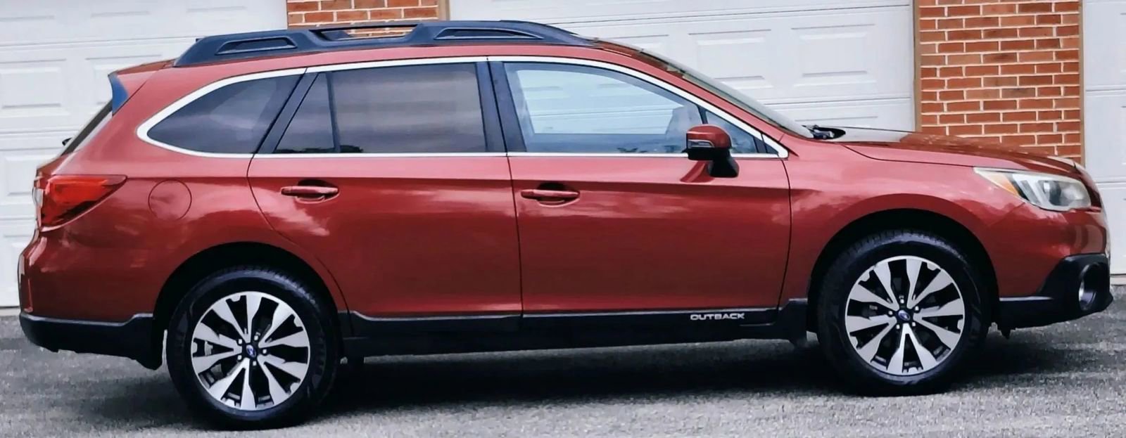 Used 2016 Subaru Outback 3.6R Limited image 2