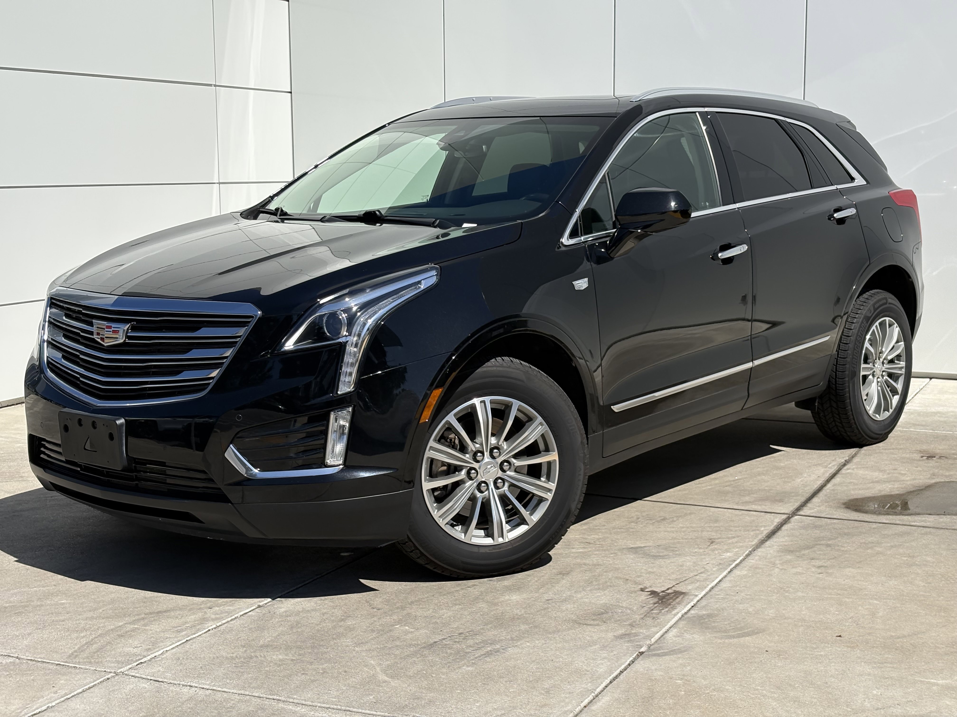 Used 2019 Cadillac XT5 Luxury image 2
