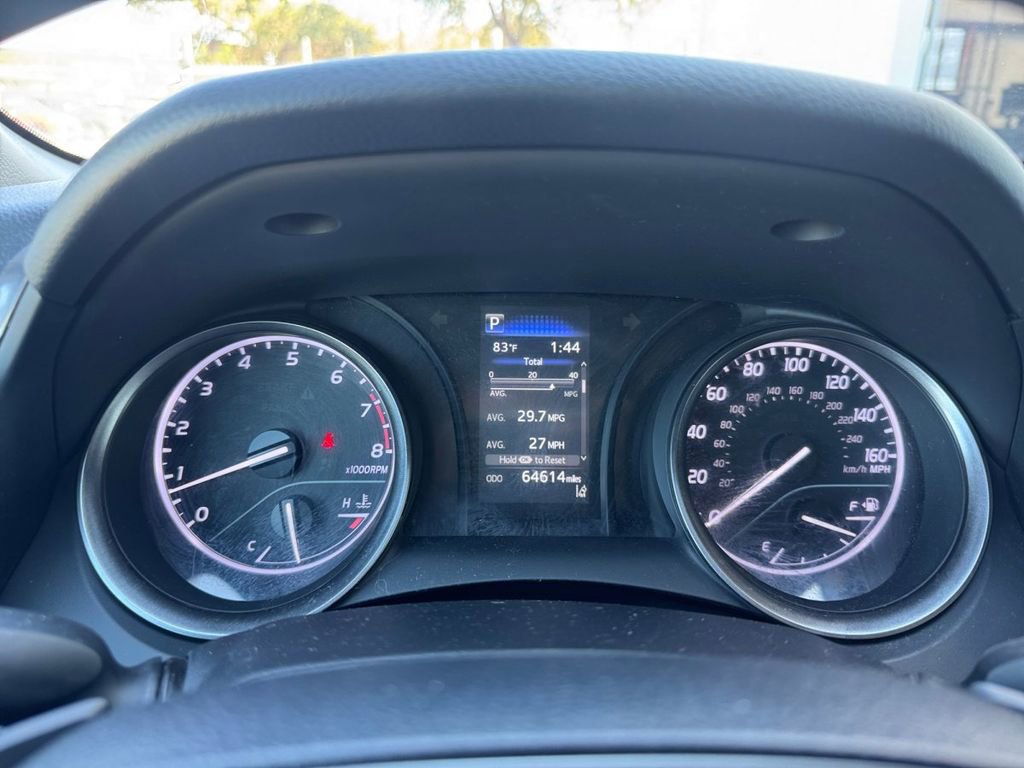 Used 2022 Toyota Camry SE image 10