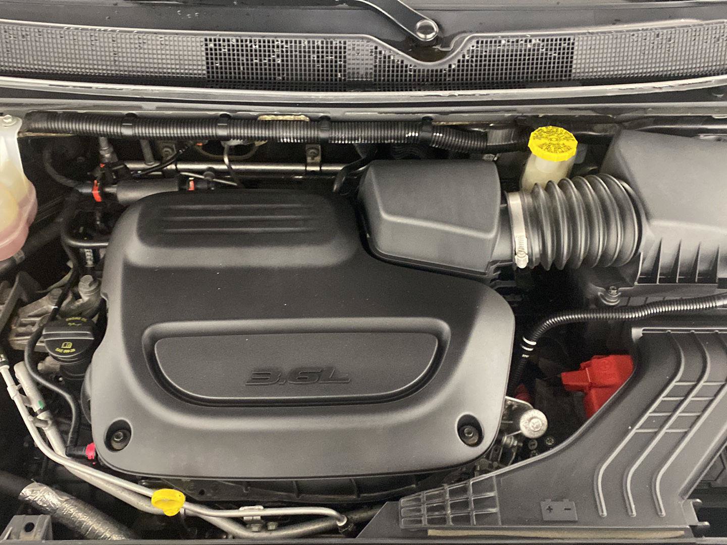 Used 2021 Chrysler Pacifica Touring-L w/ Uconnect Theater Family Group AWD/4WD image 29