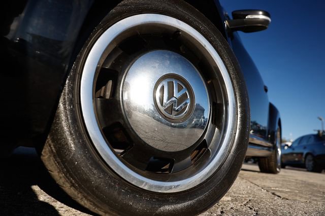 Used 2015 Volkswagen Beetle 1.8T image 34