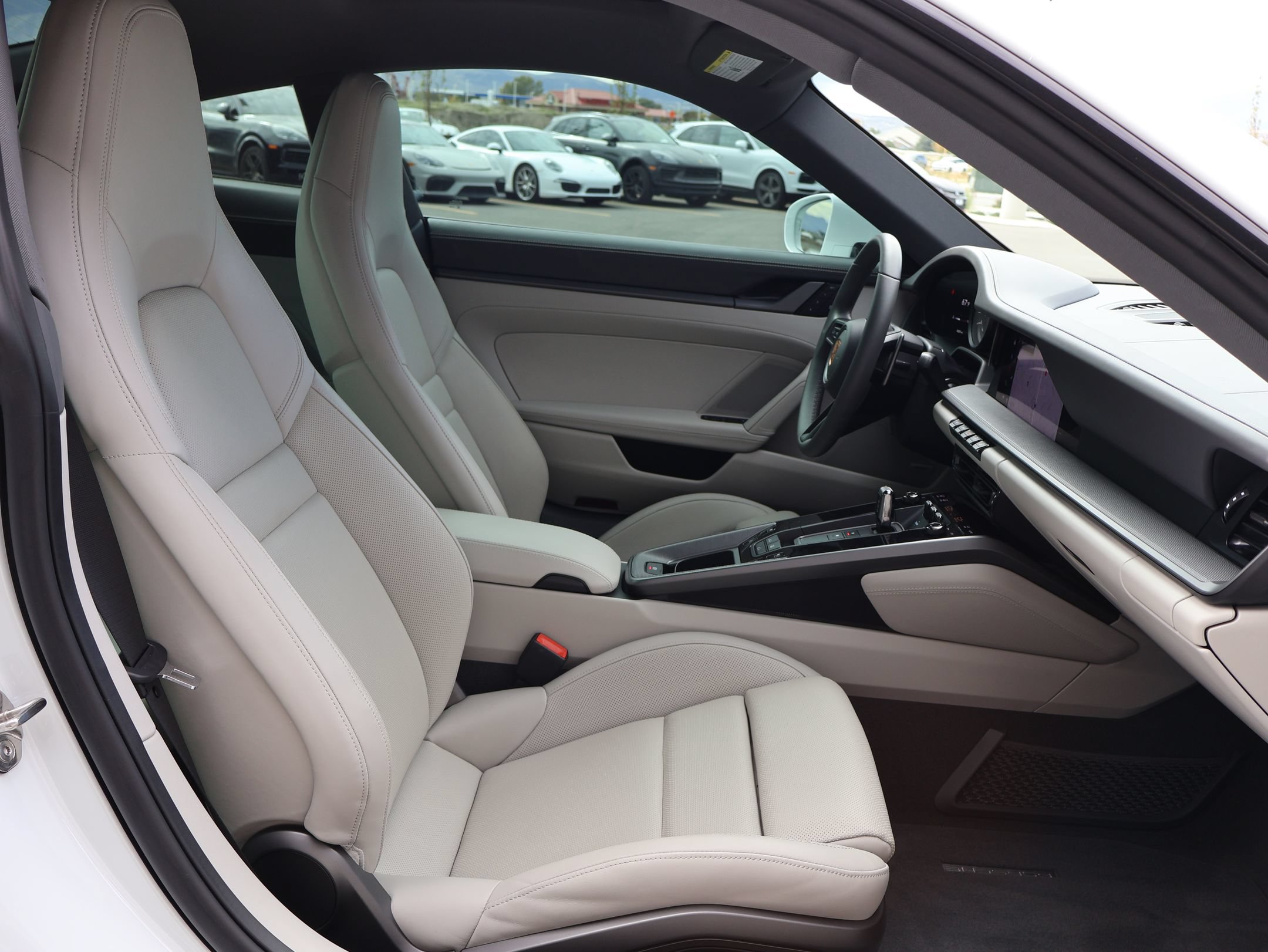 Used 2023 Porsche 911 Carrera RWD image 25