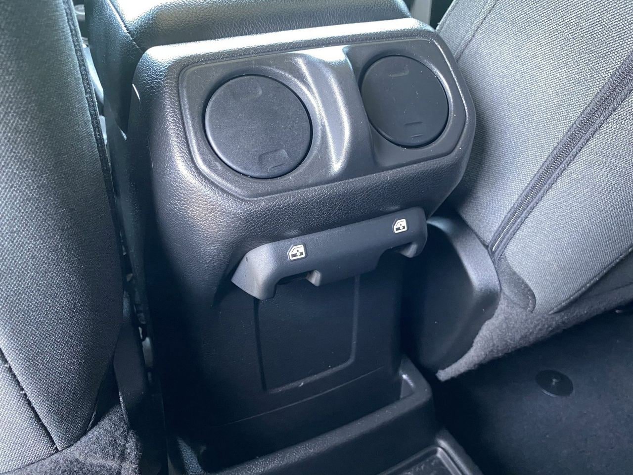 Used 2024 Jeep Wrangler Unlimited AWD/4WD image 24