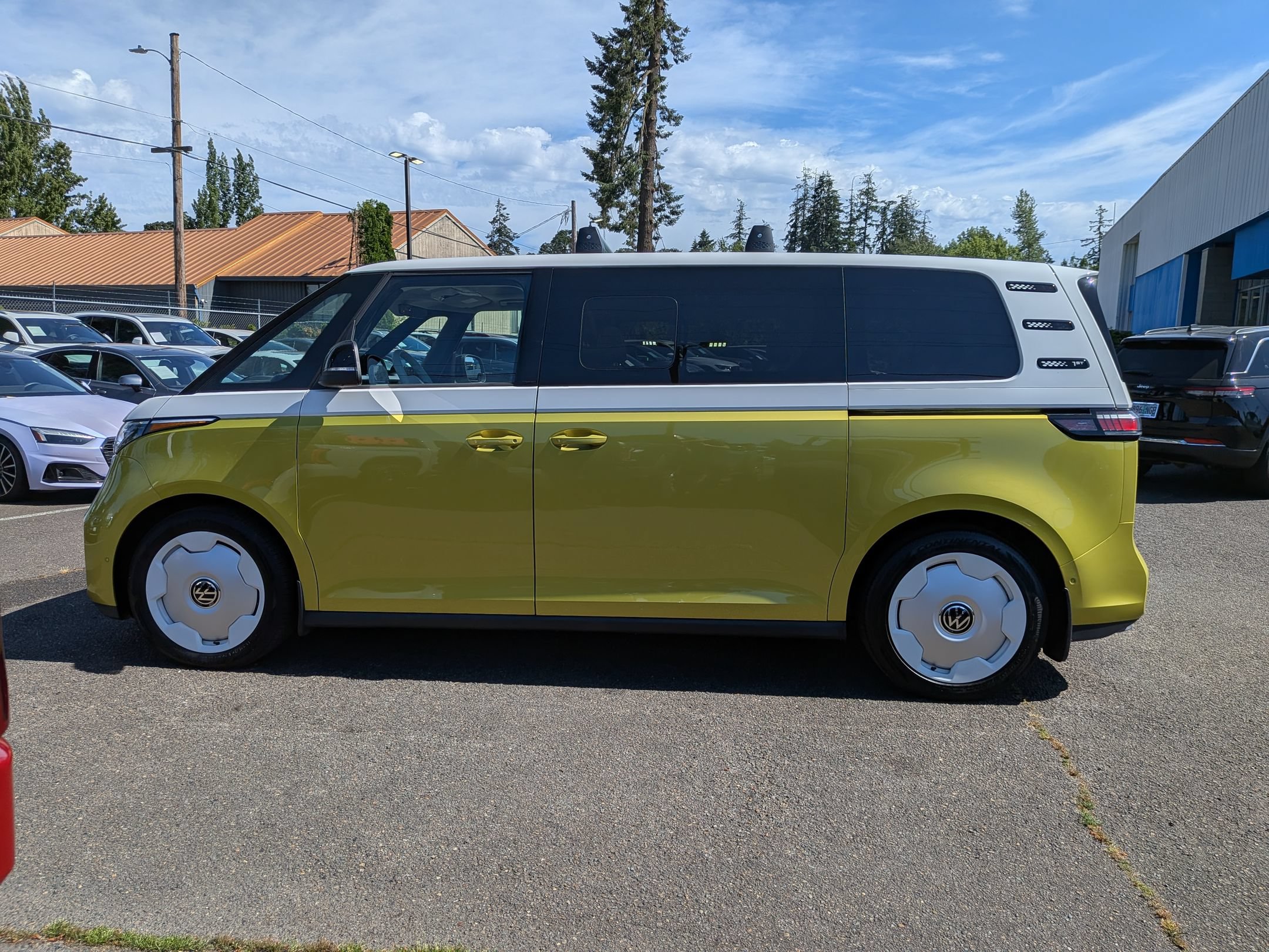 New 2025 Volkswagen ID. Buzz 1st Edition AWD/4WD image 2