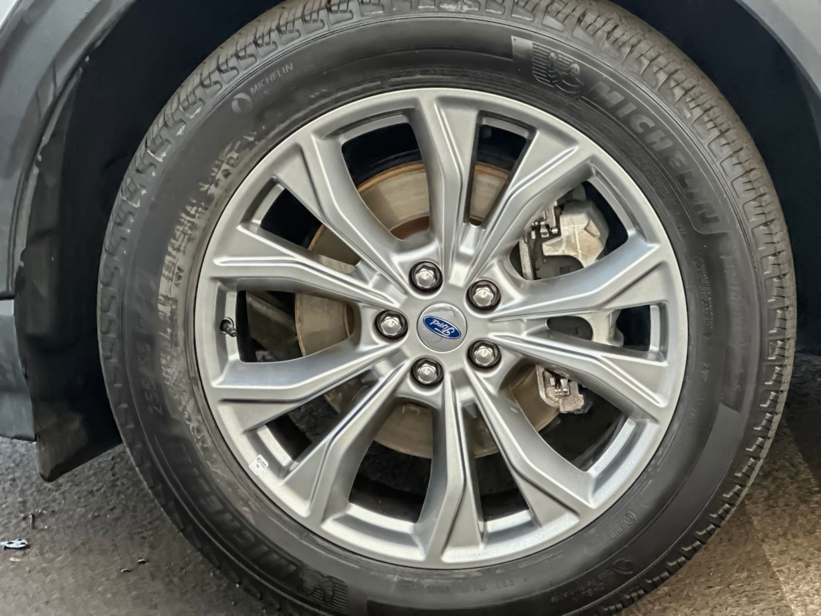 Used 2024 Ford Explorer Limited image 27