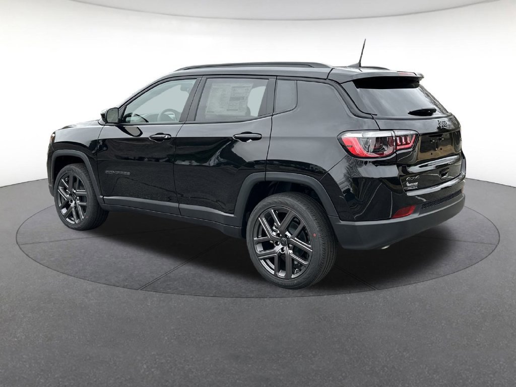 New 2026 Jeep Compass Latitude AWD/4WD image 3