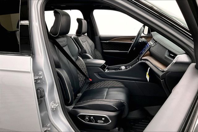 Used 2024 Jeep Grand Cherokee L Summit w/ Advanced Protech Group IV image 8