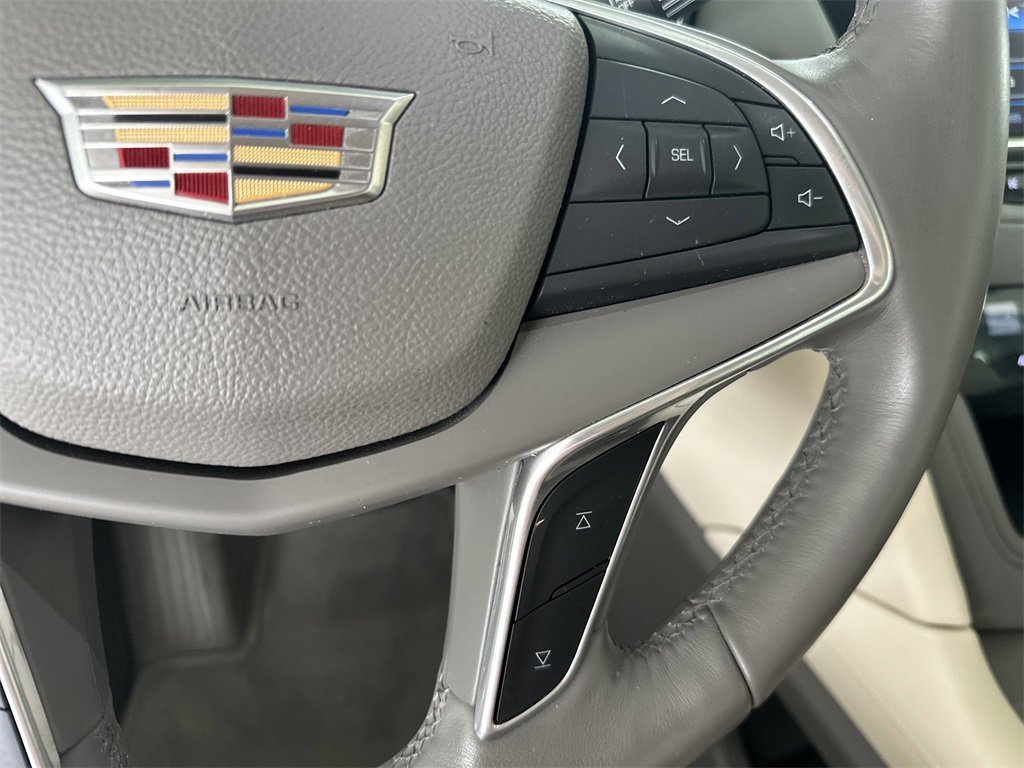 Used 2017 Cadillac XT5 Luxury w/ Driver Awareness Package image 19