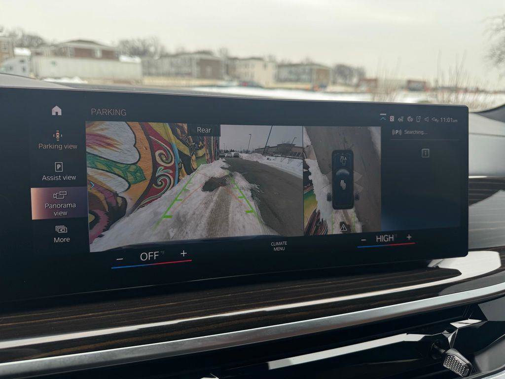 Used 2023 BMW X7 M60i w/ Executive Package image 28