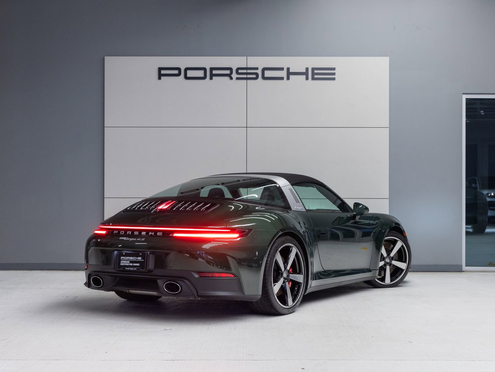 Used 2026 Porsche 911 Targa 4S image 7