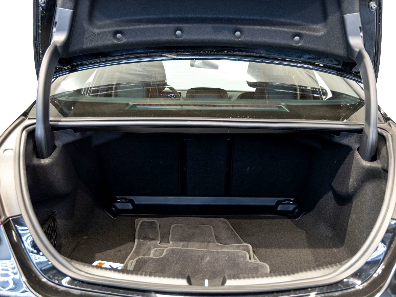 Used 2025 Mercedes-Benz C 300 Sedan image 22