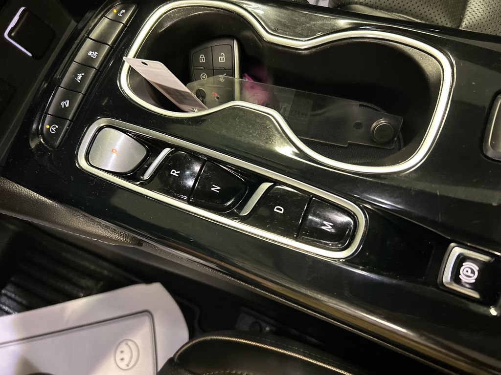 Used 2021 Buick Envision Essence AWD/4WD image 20