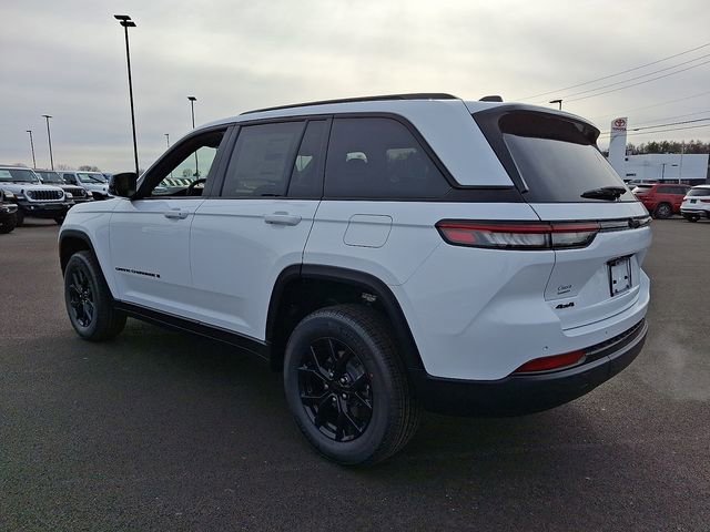 New 2025 Jeep Grand Cherokee Altitude image 8