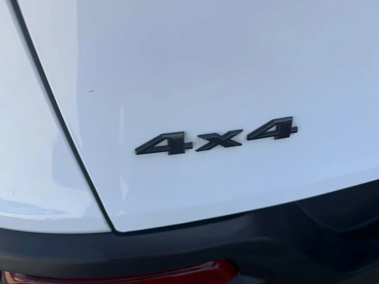 Used 2018 Jeep Cherokee Latitude w/ Altitude Package image 8