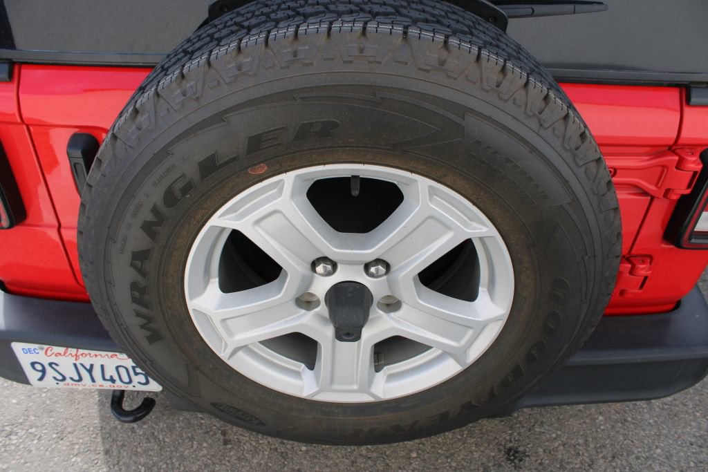 Used 2021 Jeep Wrangler Sport S image 9