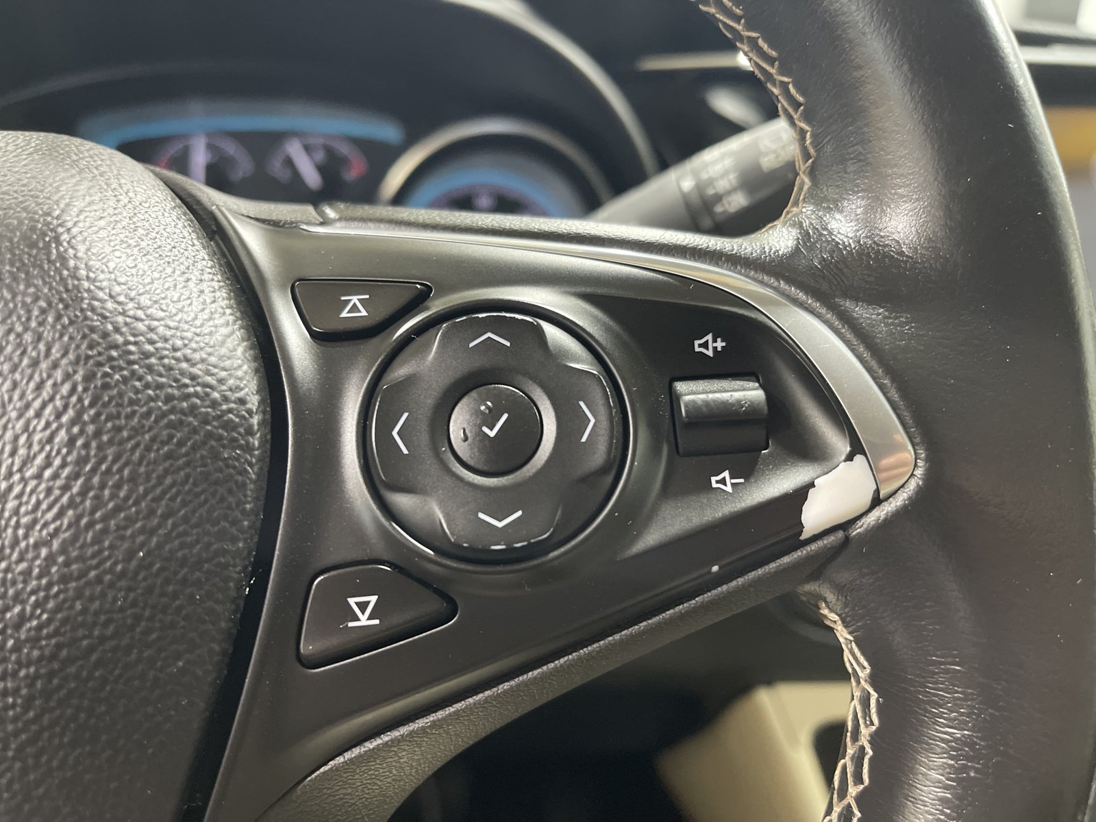 Used 2017 Buick Envision Preferred AWD/4WD image 28