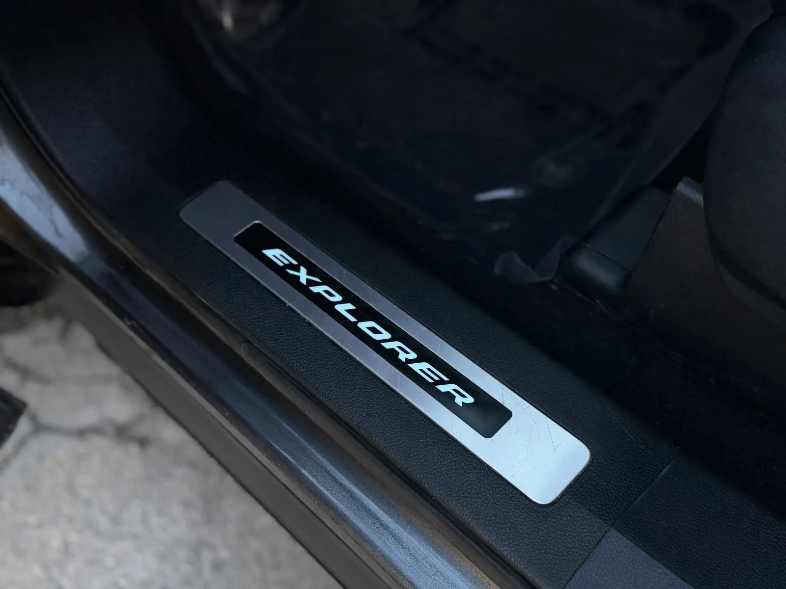 Used 2019 Ford Explorer Platinum image 47