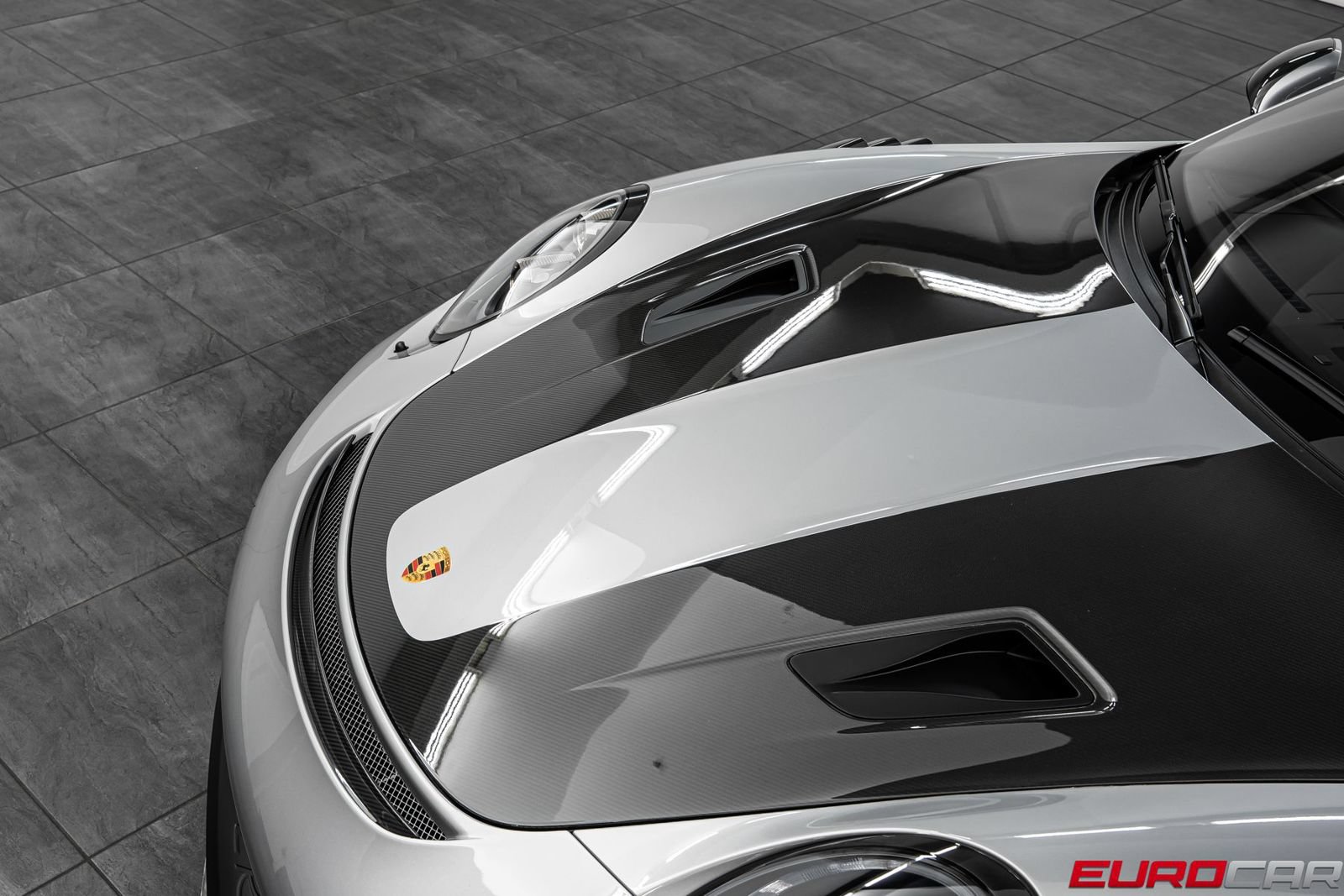 Used 2018 Porsche 911 GT2 RS RWD image 9
