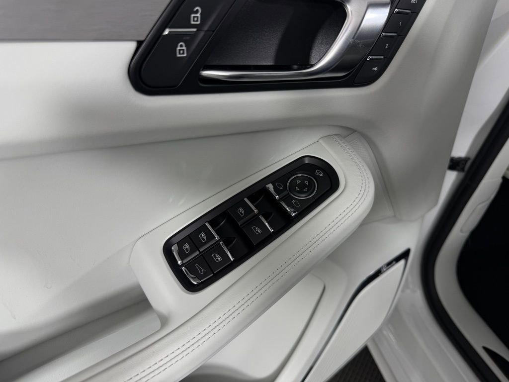 New 2026 Porsche Macan GTS AWD/4WD image 20