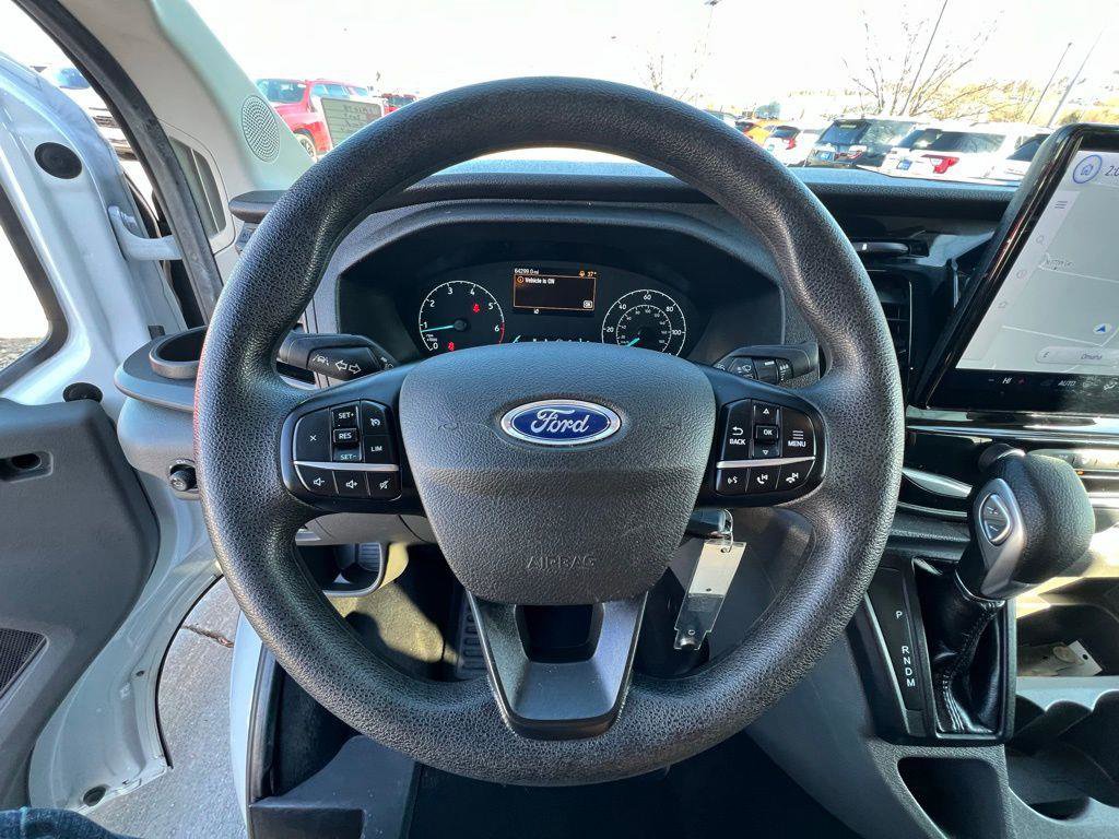 Used 2023 Ford Transit 350 XLT image 31