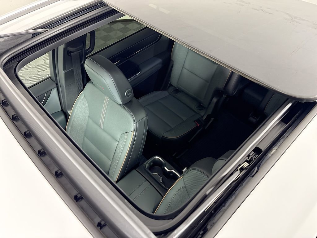 New 2026 GMC Acadia AT4 w/ Luxury Package image 22