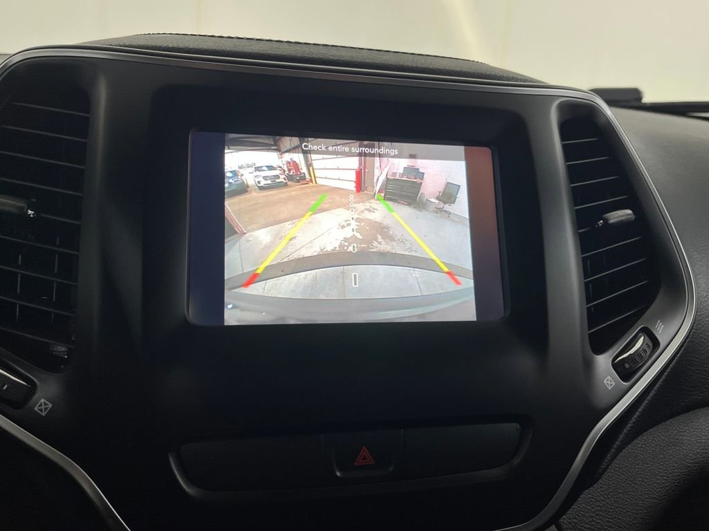 Used 2019 Jeep Cherokee Latitude w/ Popular Appearance Group image 75