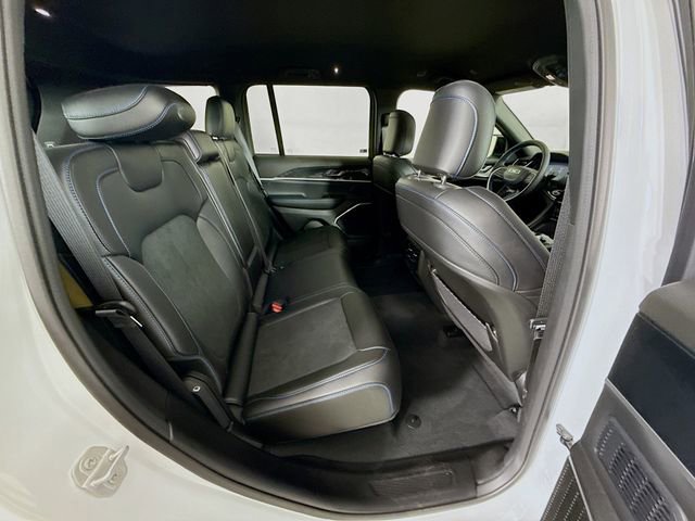 Used 2024 Jeep Grand Cherokee Trailhawk image 28