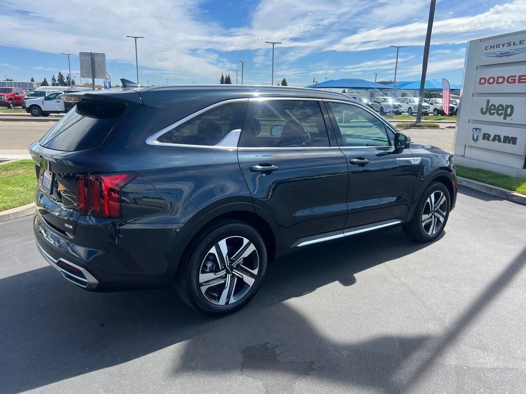 Used 2023 Kia Sorento EX AWD/4WD image 17