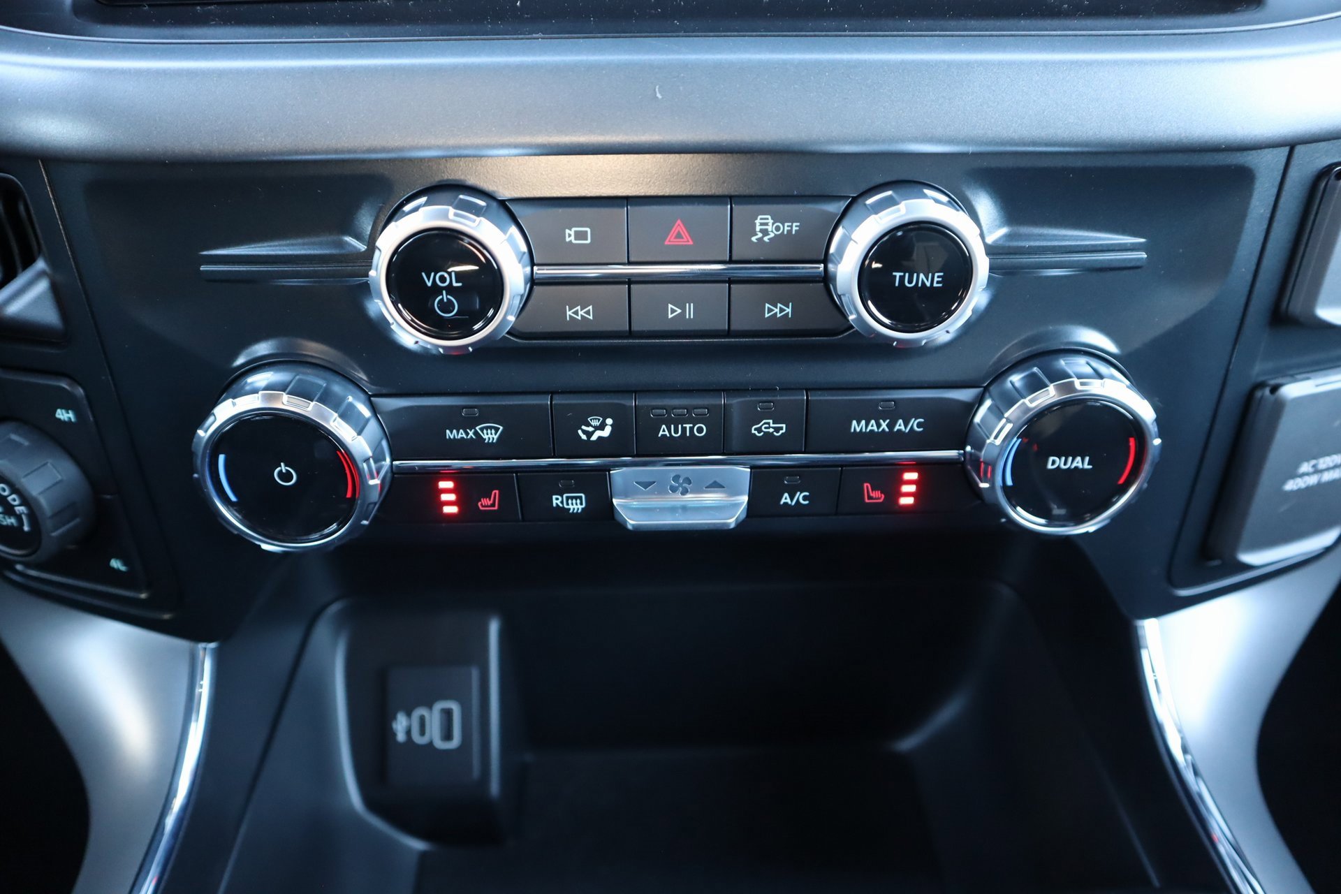 New 2025 Ford F150 XLT w/ Equipment Group 302A MID image 7