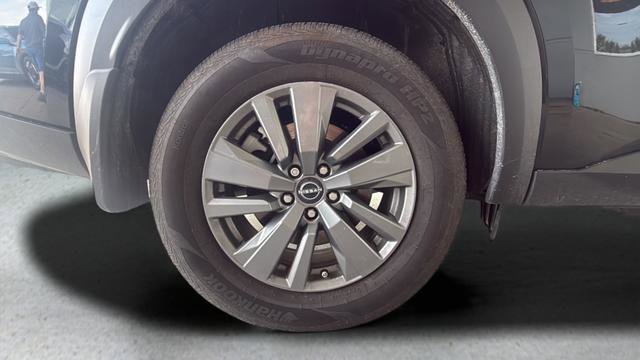 Used 2025 Nissan Pathfinder S AWD/4WD image 28