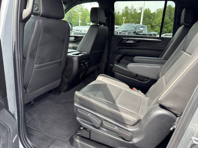 Used 2025 Chevrolet Suburban Premier RWD image 20