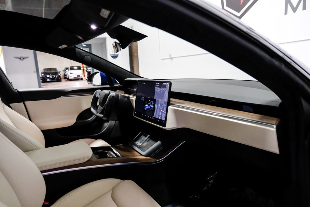 Used 2023 Tesla Model S Standard Range image 15