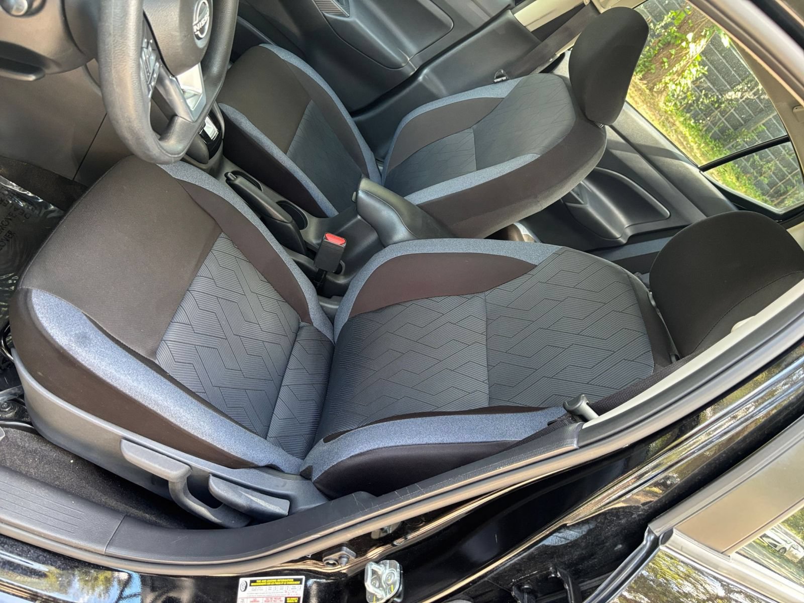 Used 2025 Nissan Versa SV FWD image 33