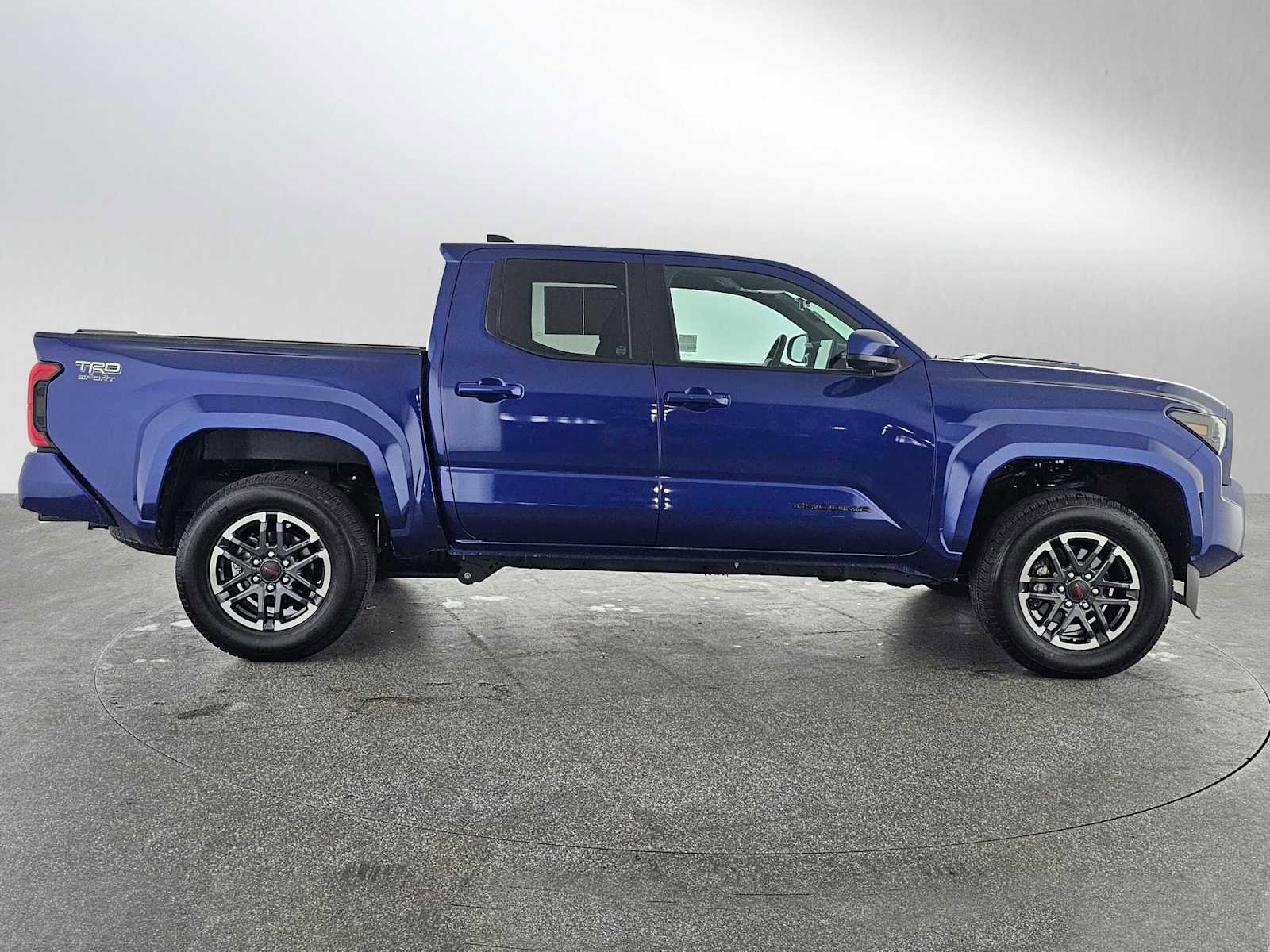 Used 2025 Toyota Tacoma TRD Sport image 2