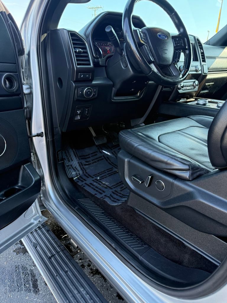 Used 2021 Ford Expedition Max Limited image 15