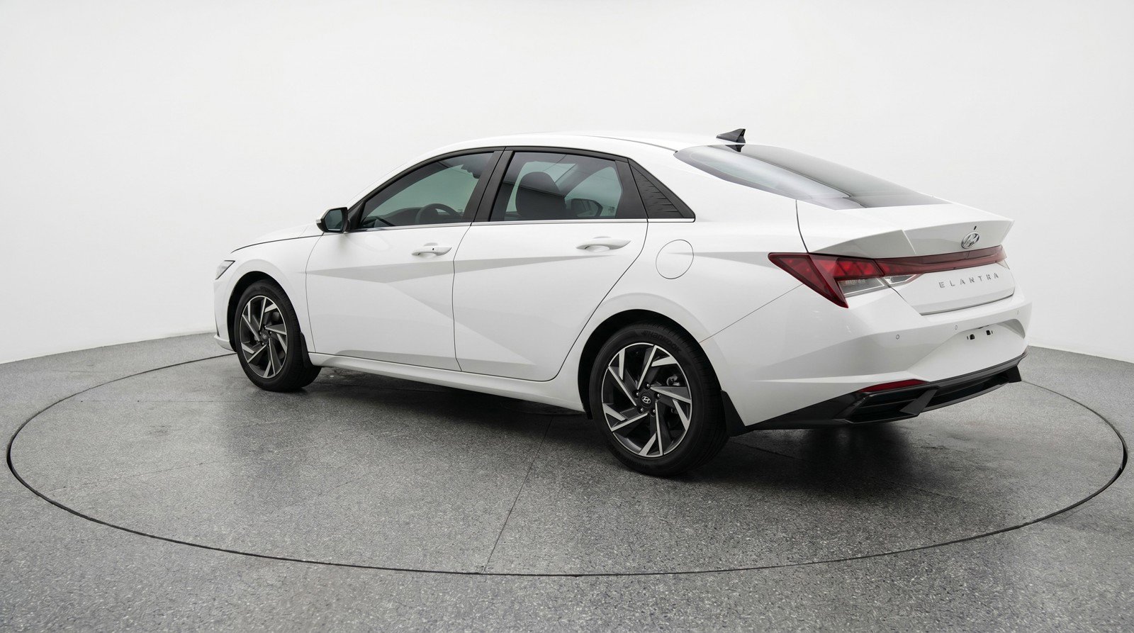 Used 2025 Hyundai Elantra SEL FWD image 6