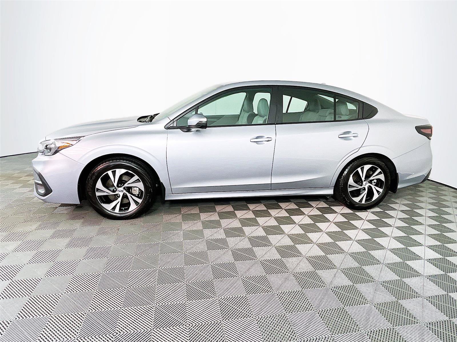 Used 2025 Subaru Legacy Premium w/ Popular Package #1A image 4