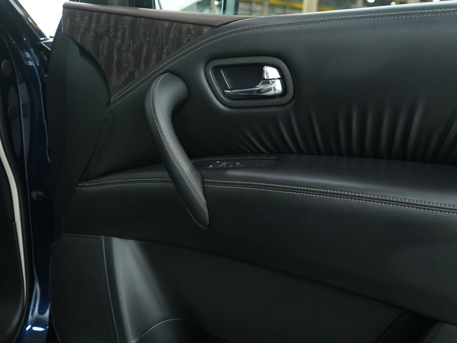 Used 2021 Nissan Armada Platinum w/ Captain's Chairs Package image 9