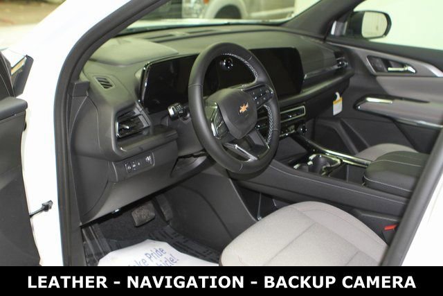 New 2025 Chevrolet Traverse LT w/ Driver Confidence Package image 14