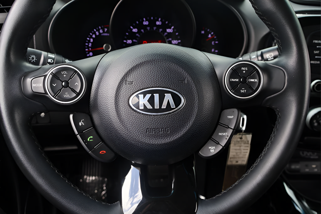 Used 2016 Kia Soul ! FWD image 19