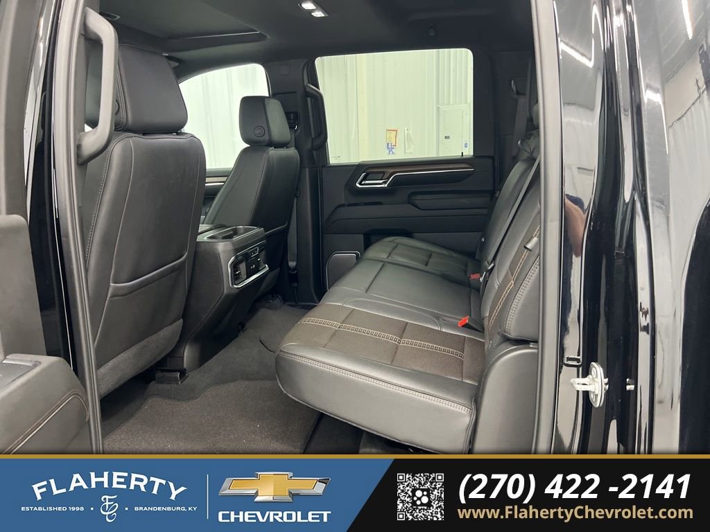 Used 2025 Chevrolet Silverado 2500 High Country w/ Midnight Edition image 11