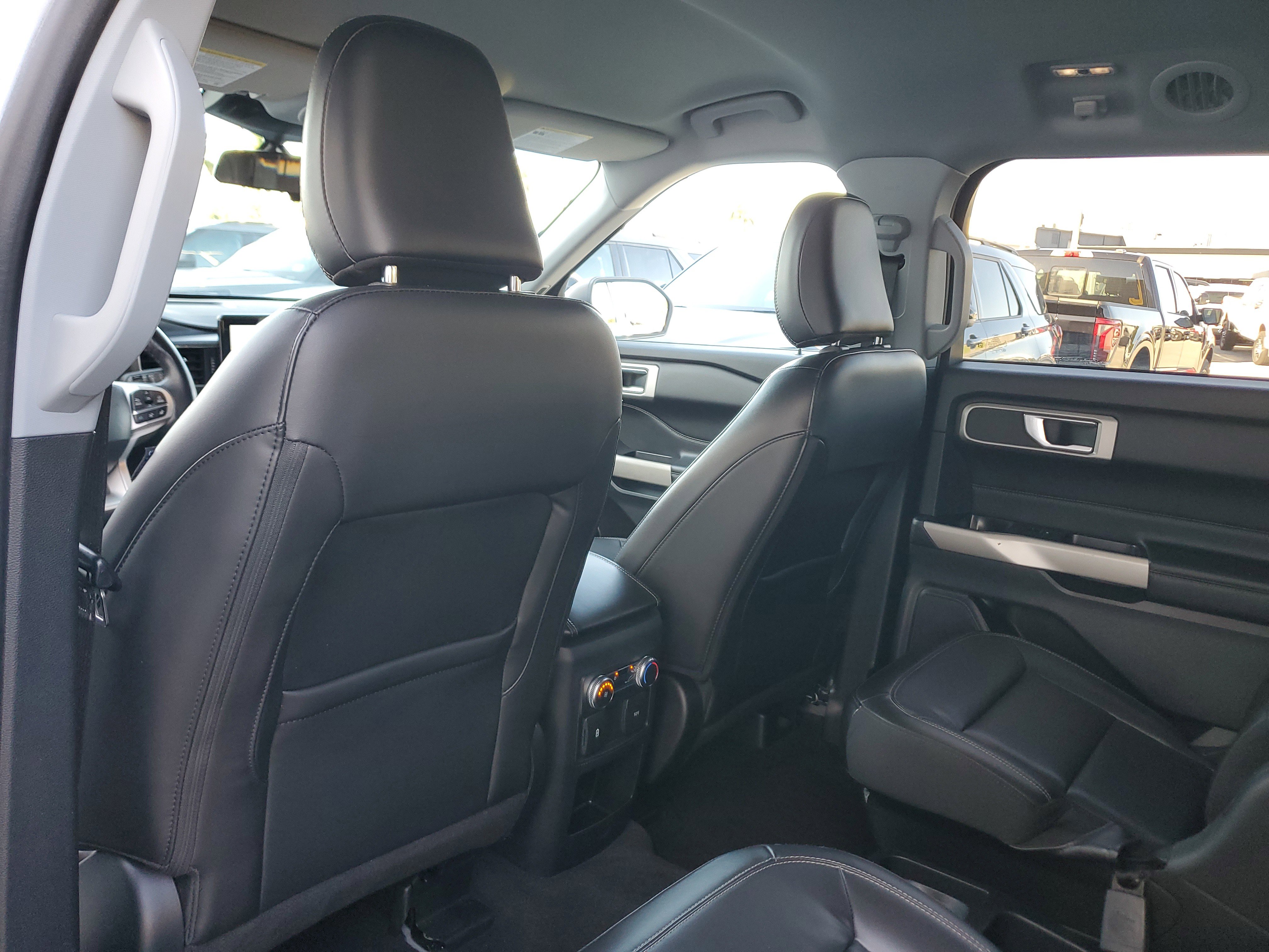 Used 2021 Ford Explorer XLT w/ Equipment Group 202A image 14